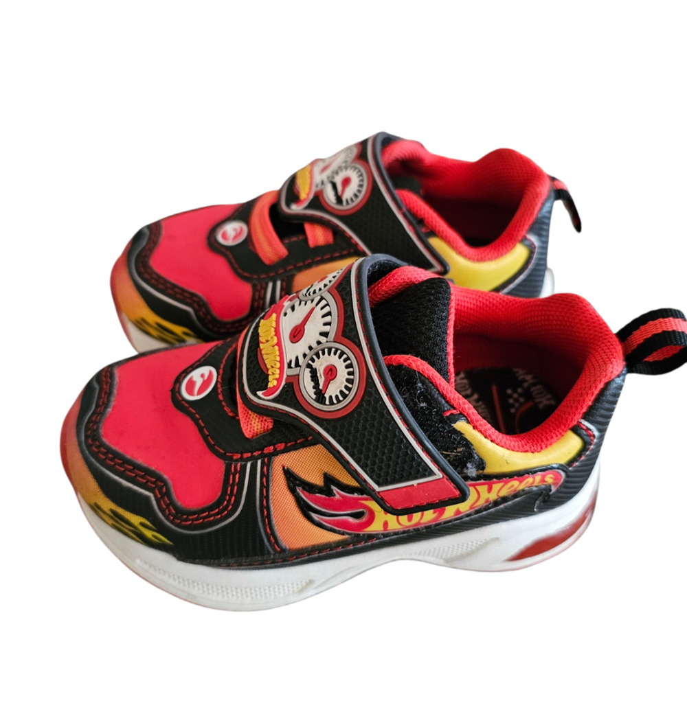 Ground Up Hot Wheels Lighted Toddler Boy Sneakers Sz 7